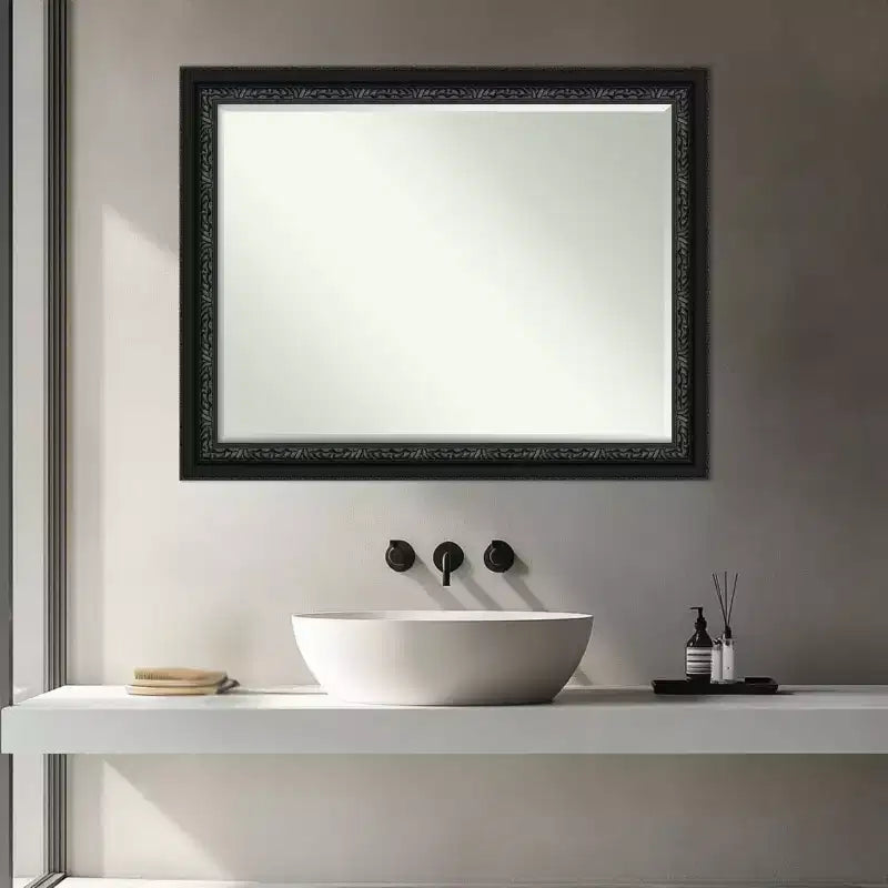 Miroir mural de salle de bain en bois biseauté noir, petite taille, 27,5 x 21,5 po.