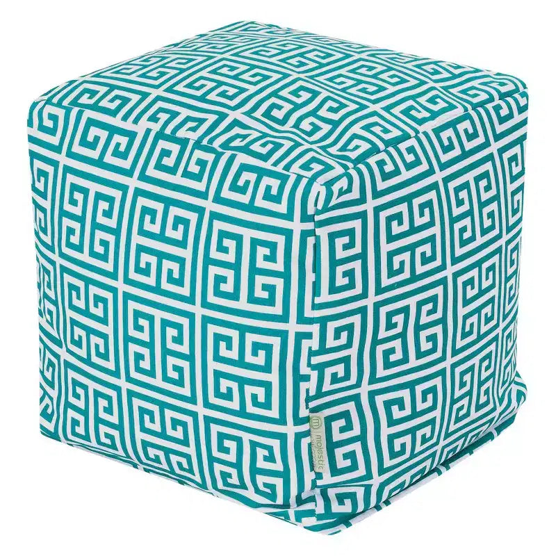 Tours de poufs cubiques