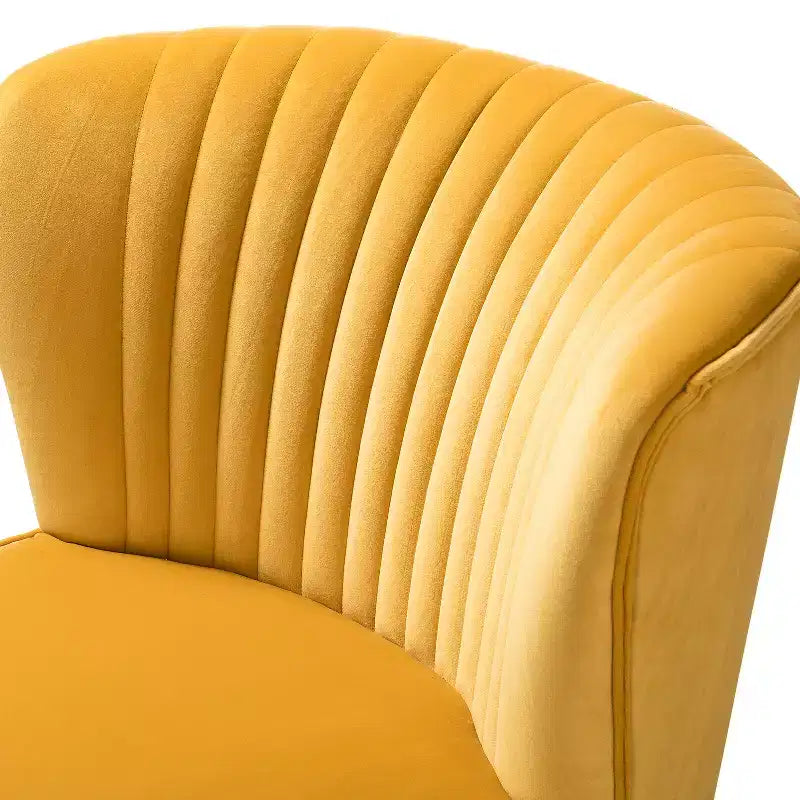 Fauteuil d'appoint en velours avec piètement en métal doré