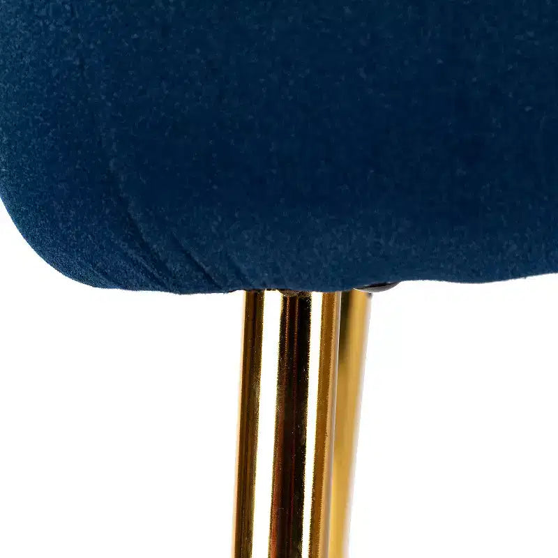 Fauteuil d'appoint en velours avec piètement en métal doré